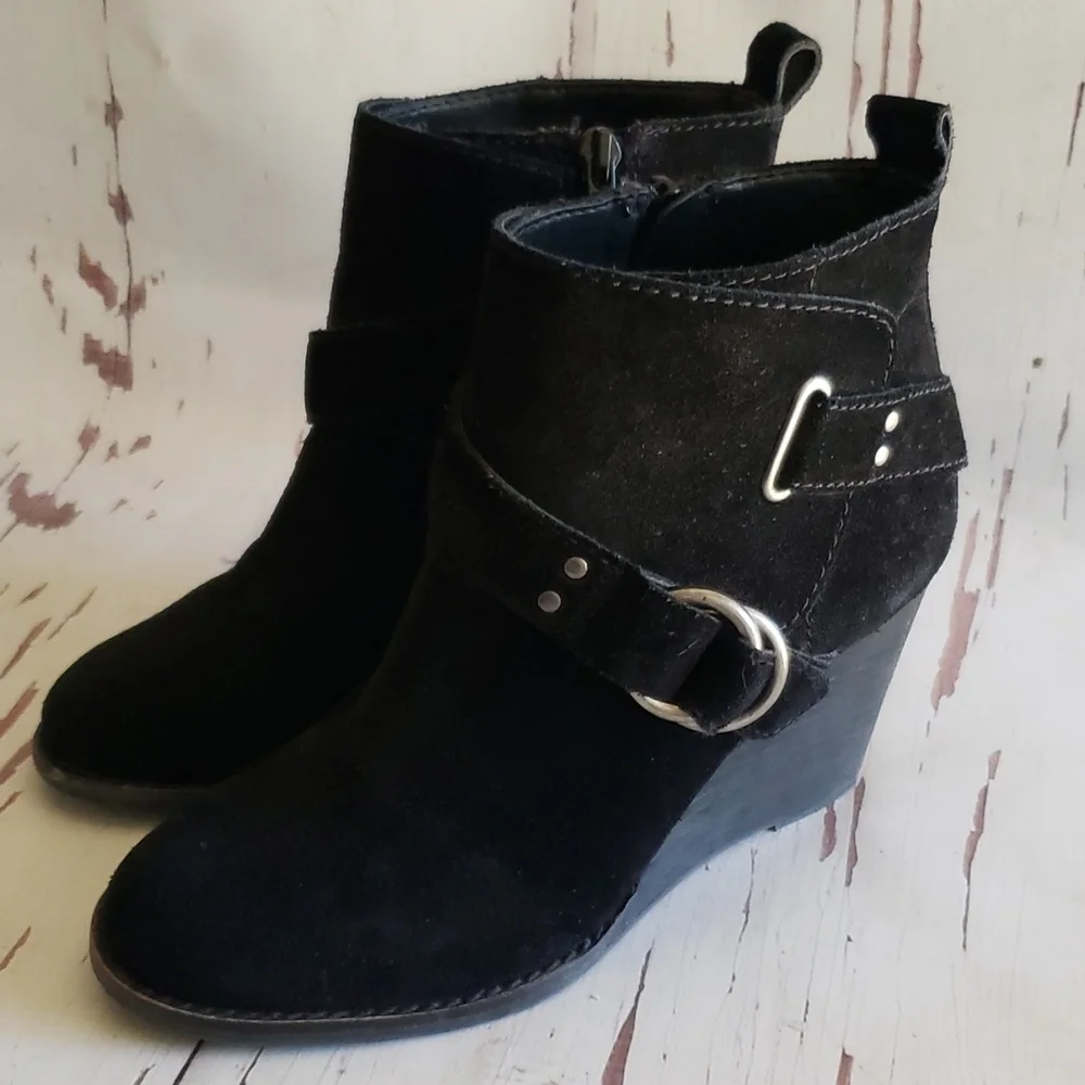 Lucky Brand 5 black suede wedges heels ankle boots